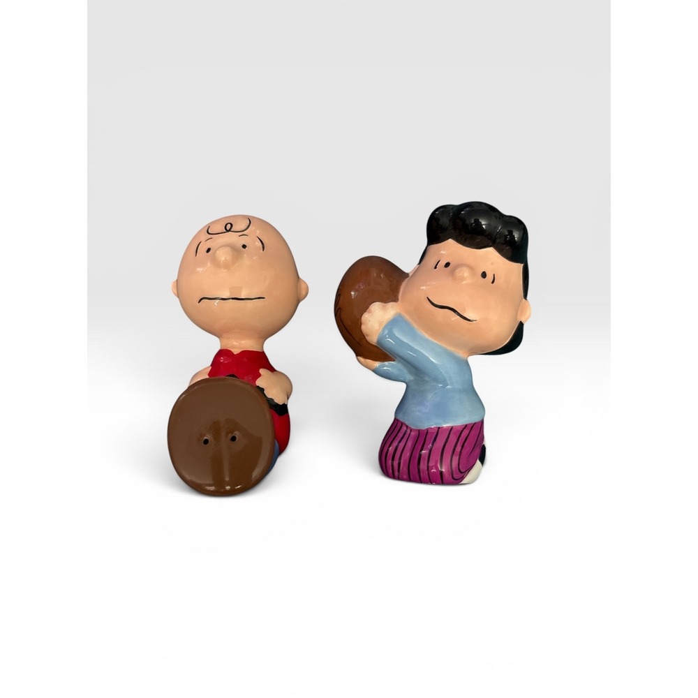 Department 56 Peanuts Charlie Brown and Lucy van Pelt Salt/Pepper shakers